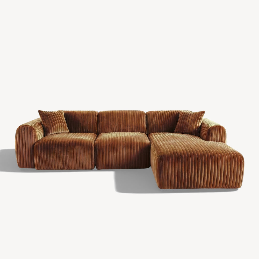 Tamara - Høyrevendt sofa m/sjeselong i oransje bred kordfløyel